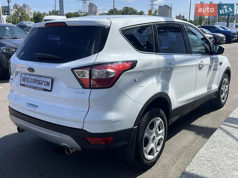 Позашляховик / Кросовер Ford Kuga 2018 в Києві