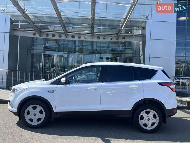 Позашляховик / Кросовер Ford Kuga 2018 в Києві