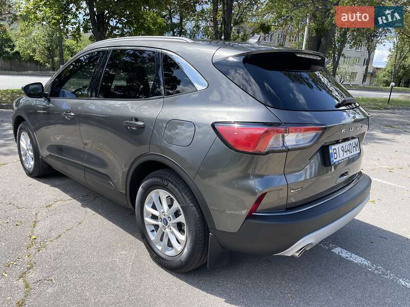 Позашляховик / Кросовер Ford Kuga 2021 в Києві