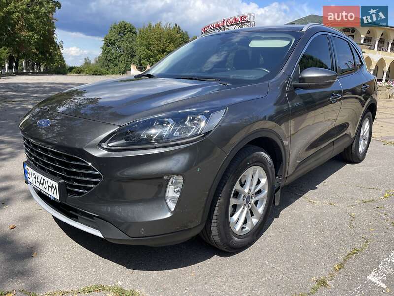 Позашляховик / Кросовер Ford Kuga 2021 в Києві