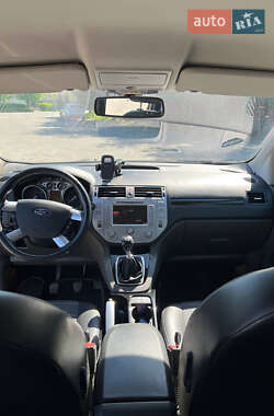 Внедорожник / Кроссовер Ford Kuga 2012 в 