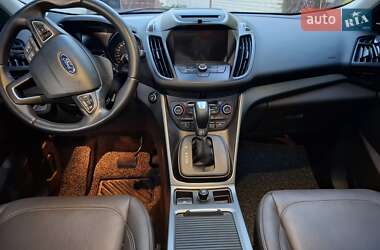 Внедорожник / Кроссовер Ford Kuga 2017 в 