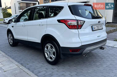 Внедорожник / Кроссовер Ford Kuga 2017 в Киеве