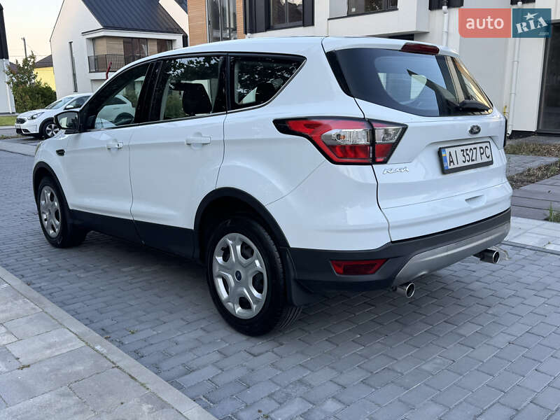 Внедорожник / Кроссовер Ford Kuga 2017 в Киеве