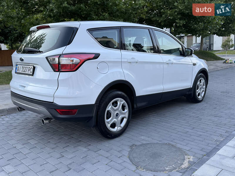 Внедорожник / Кроссовер Ford Kuga 2017 в Киеве