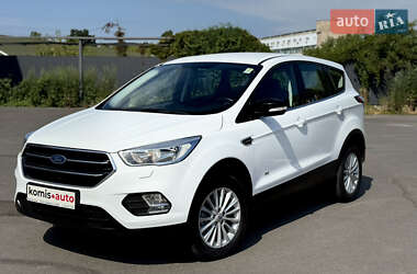 Внедорожник / Кроссовер Ford Kuga 2017 в 