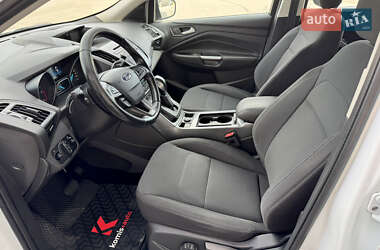 Внедорожник / Кроссовер Ford Kuga 2017 в 