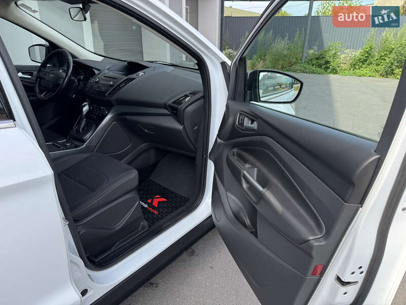 Позашляховик / Кросовер Ford Kuga 2017 в Вінниці