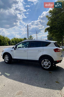 Внедорожник / Кроссовер Ford Kuga 2012 в 