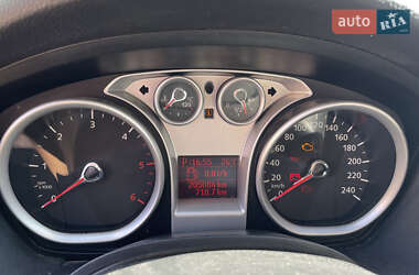 Внедорожник / Кроссовер Ford Kuga 2010 в 