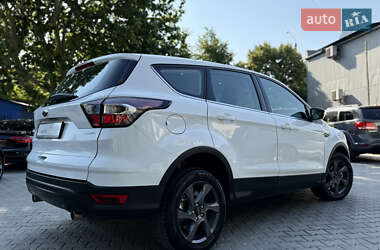 Внедорожник / Кроссовер Ford Kuga 2017 в 