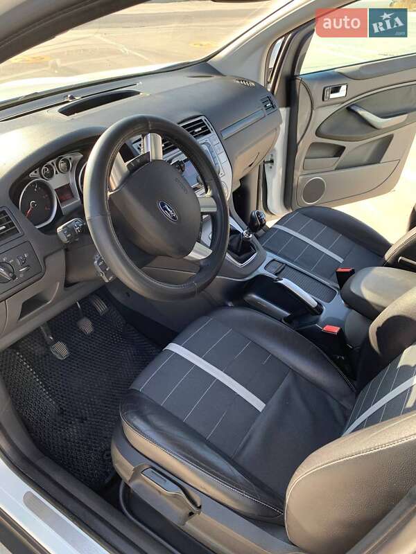 Внедорожник / Кроссовер Ford Kuga 2010 в Волочиске