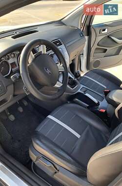 Внедорожник / Кроссовер Ford Kuga 2010 в 