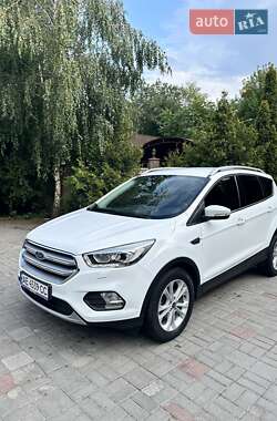 Внедорожник / Кроссовер Ford Kuga 2019 в 