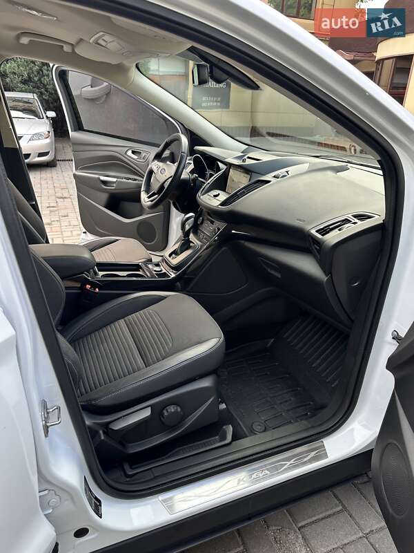 Внедорожник / Кроссовер Ford Kuga 2019 в Днепре