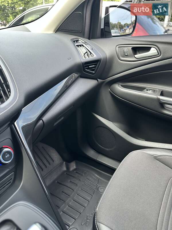 Внедорожник / Кроссовер Ford Kuga 2019 в Днепре