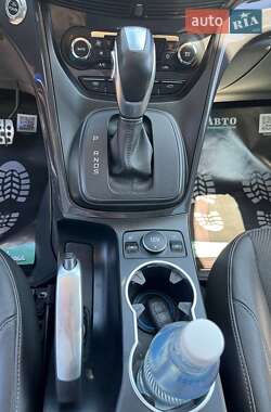 Внедорожник / Кроссовер Ford Kuga 2013 в 
