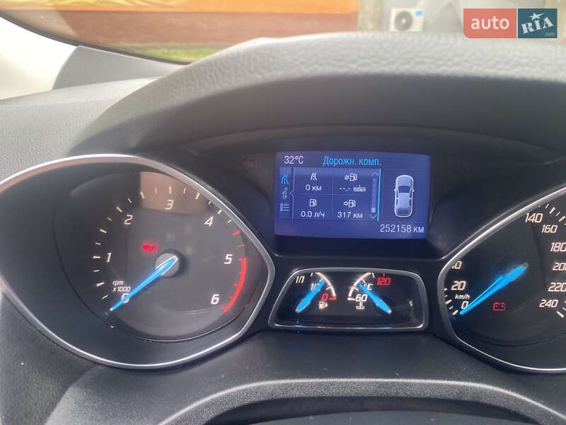 Внедорожник / Кроссовер Ford Kuga 2014 в 