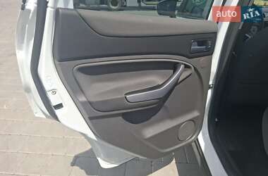 Внедорожник / Кроссовер Ford Kuga 2012 в 