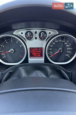 Внедорожник / Кроссовер Ford Kuga 2010 в 