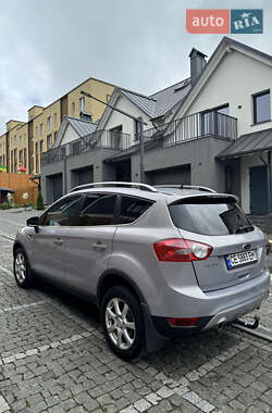 Позашляховик / Кросовер Ford Kuga 2012 в Чернівцях