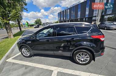Внедорожник / Кроссовер Ford Kuga 2013 в 