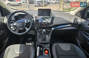Внедорожник / Кроссовер Ford Kuga 2013 в 