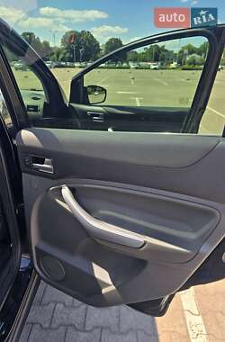 Внедорожник / Кроссовер Ford Kuga 2011 в 