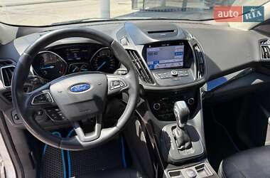 Внедорожник / Кроссовер Ford Kuga 2019 в 