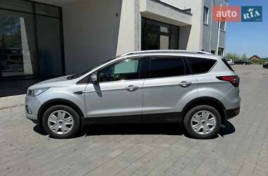 Внедорожник / Кроссовер Ford Kuga 2019 в 