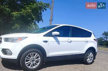 Внедорожник / Кроссовер Ford Kuga 2017 в 