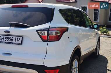 Внедорожник / Кроссовер Ford Kuga 2017 в 
