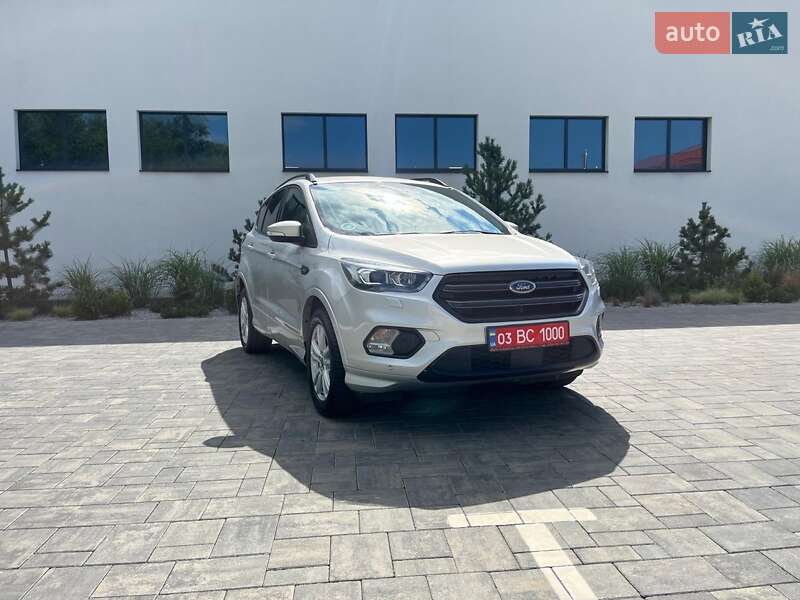 Внедорожник / Кроссовер Ford Kuga 2019 в Луцке