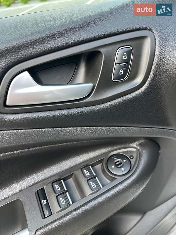 Внедорожник / Кроссовер Ford Kuga 2019 в Луцке