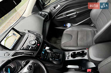 Внедорожник / Кроссовер Ford Kuga 2013 в 