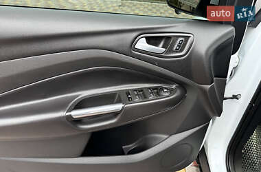 Внедорожник / Кроссовер Ford Kuga 2013 в 