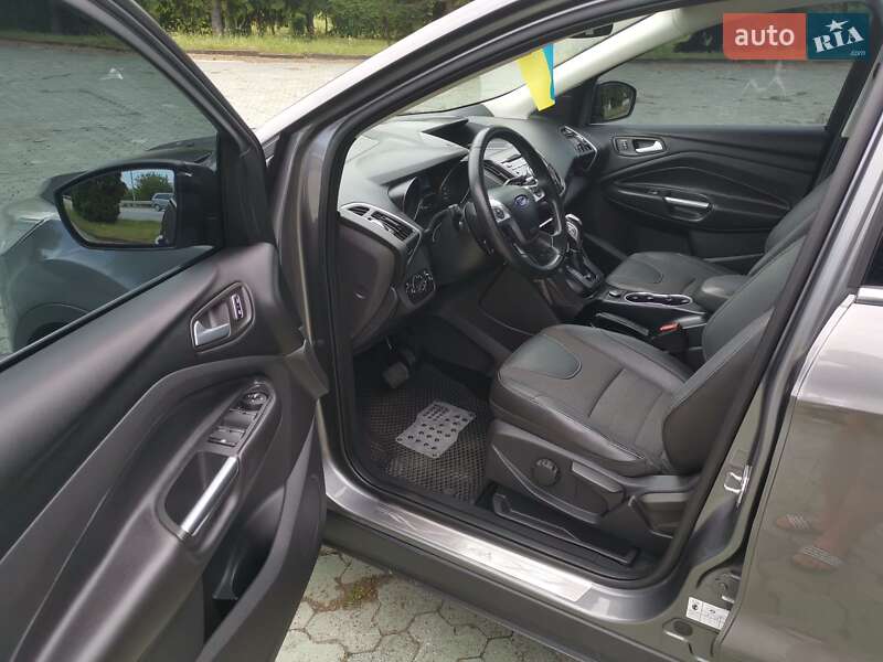 Внедорожник / Кроссовер Ford Kuga 2014 в Дубно