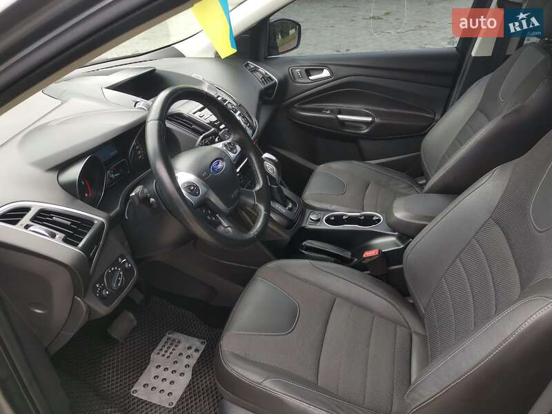 Внедорожник / Кроссовер Ford Kuga 2014 в Дубно