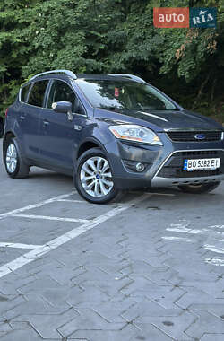Позашляховик / Кросовер Ford Kuga 2011 в 