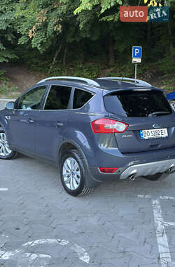 Позашляховик / Кросовер Ford Kuga 2011 в 