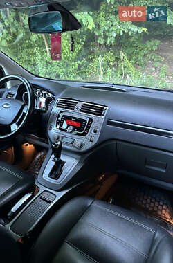 Позашляховик / Кросовер Ford Kuga 2011 в 