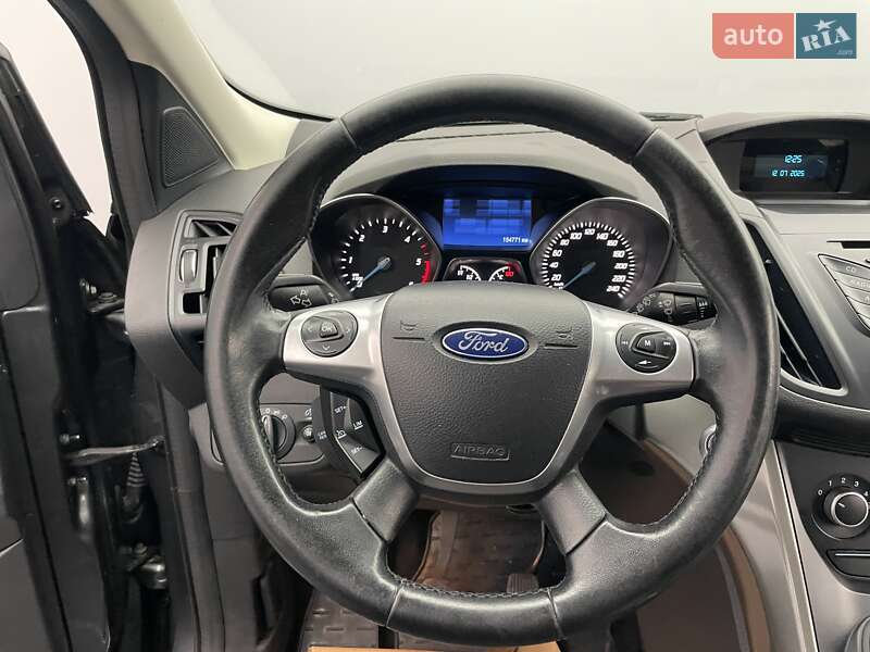 Позашляховик / Кросовер Ford Kuga 2015 в Києві