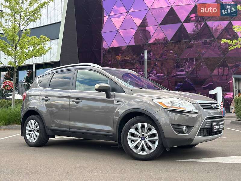 Внедорожник / Кроссовер Ford Kuga 2012 в 