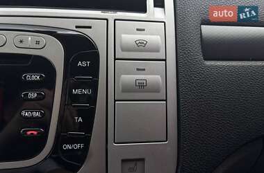 Внедорожник / Кроссовер Ford Kuga 2012 в 