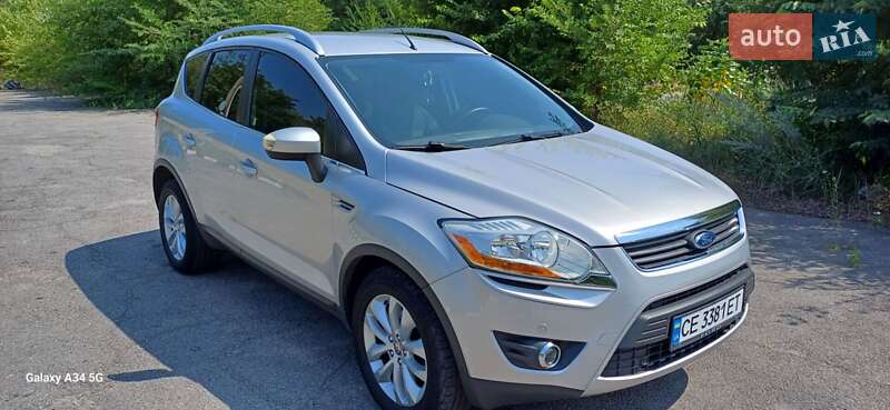 Внедорожник / Кроссовер Ford Kuga 2010 в Каменском