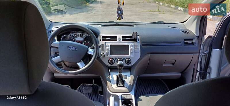 Внедорожник / Кроссовер Ford Kuga 2010 в Каменском