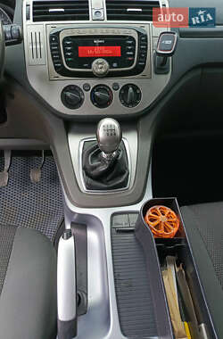 Внедорожник / Кроссовер Ford Kuga 2012 в 