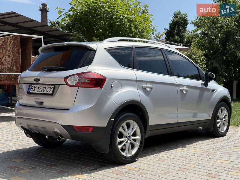 Внедорожник / Кроссовер Ford Kuga 2012 в Каменец-Подольском