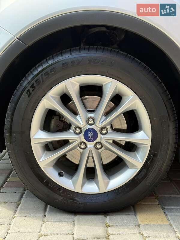 Внедорожник / Кроссовер Ford Kuga 2012 в Каменец-Подольском