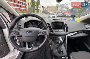 Внедорожник / Кроссовер Ford Kuga 2019 в 